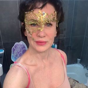 Meet your Posher, Pamela